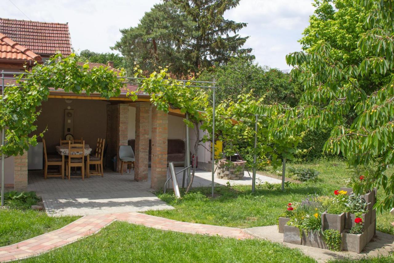 Ilona Apartman Gyula Exterior foto