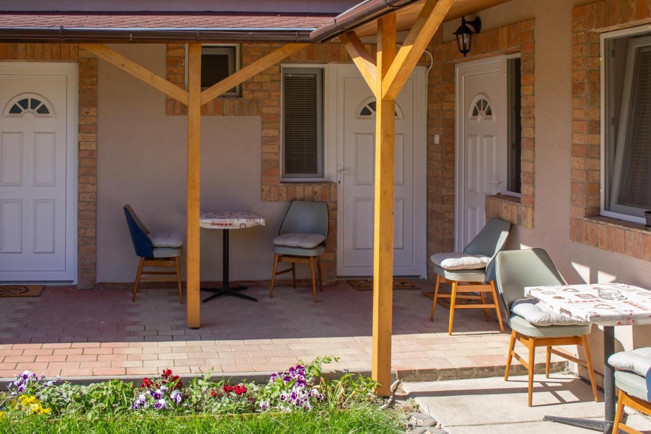 Ilona Apartman Gyula Exterior foto