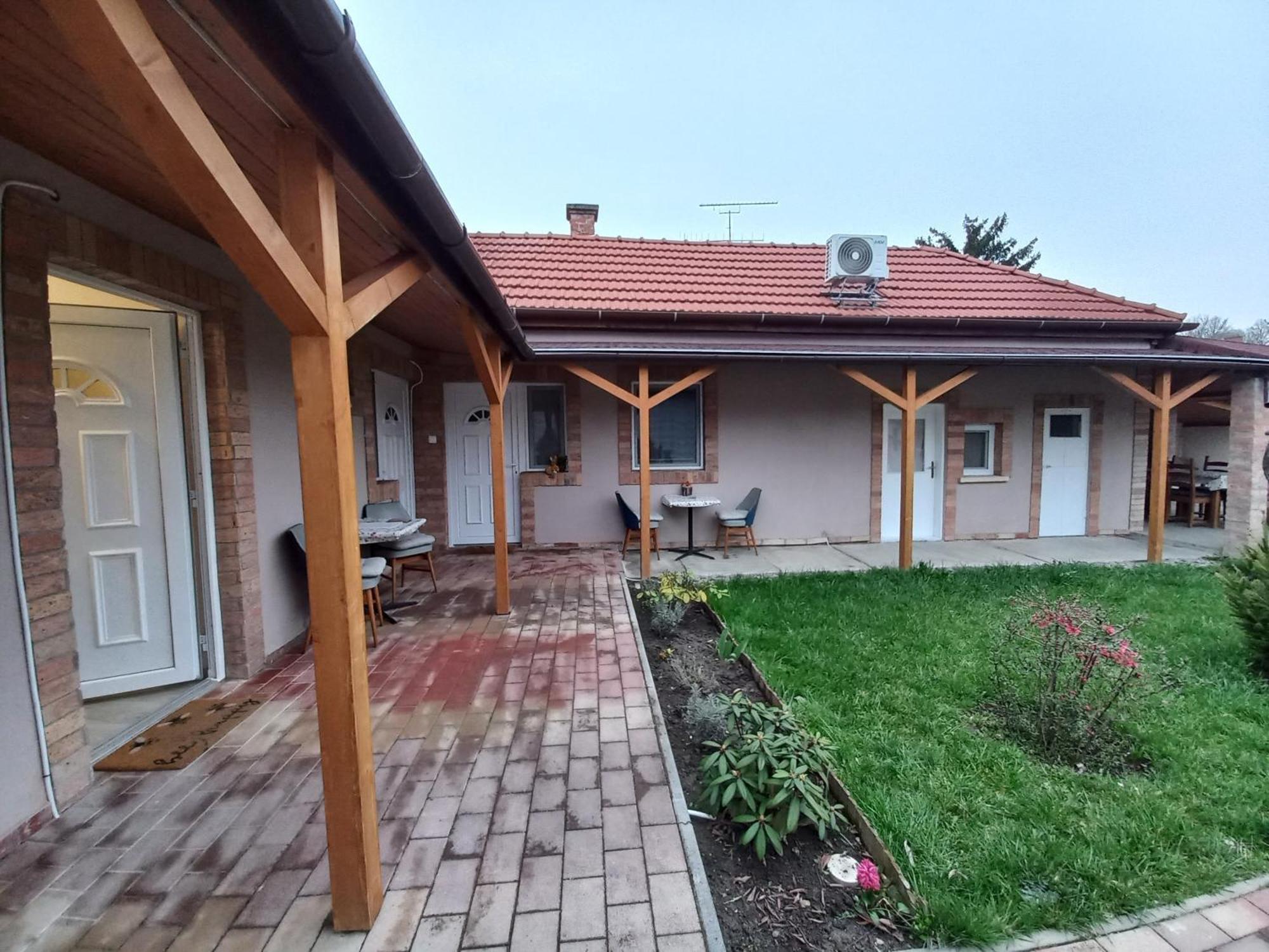 Ilona Apartman Gyula Exterior foto