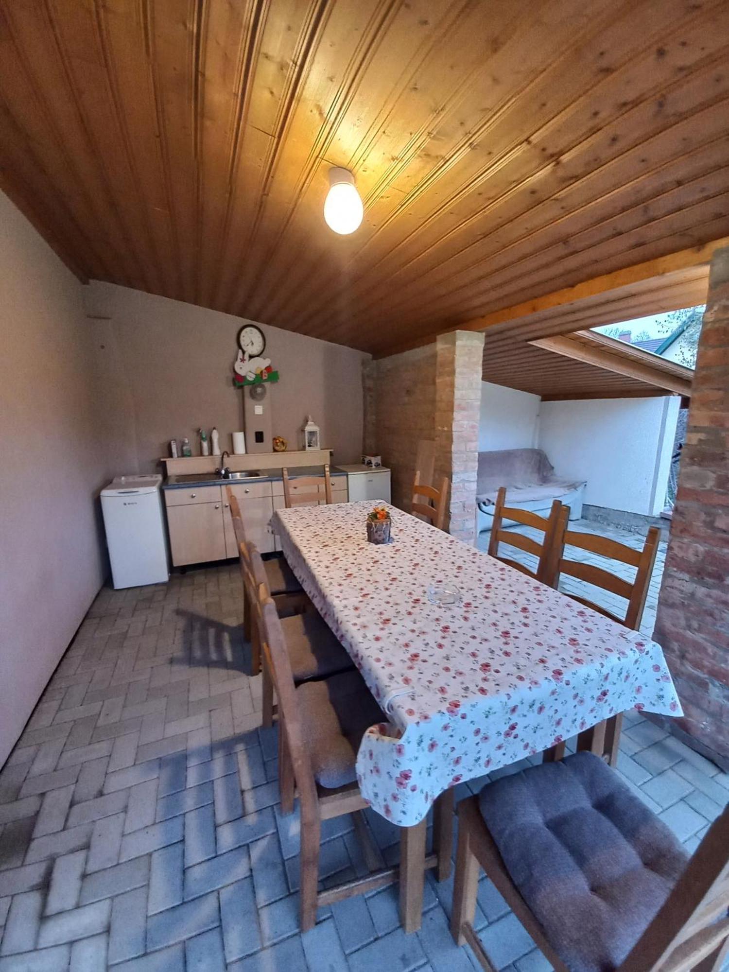 Ilona Apartman Gyula Exterior foto